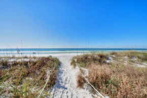 Spacious 2BR/1.5 BA Townhome 300 steps to the beach